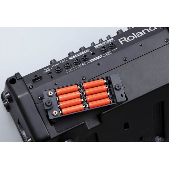 ROLAND Cube Street EX baterijski stereo kitarski ojačevalec (combo) – črn